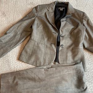 Ann Taylor ladies pants suit